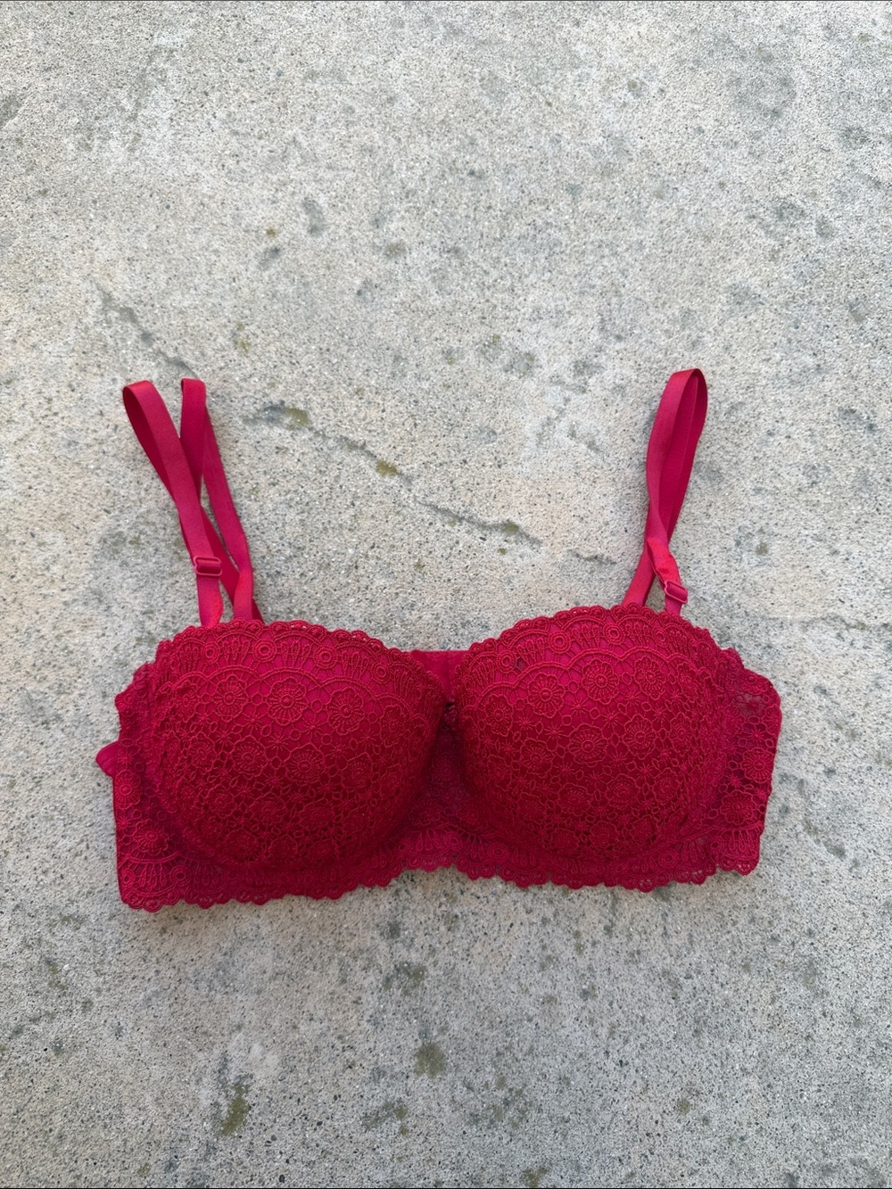 Frederick's of Hollywood Sexy Red Lace Padded Underwire Bra Women's Size 38C